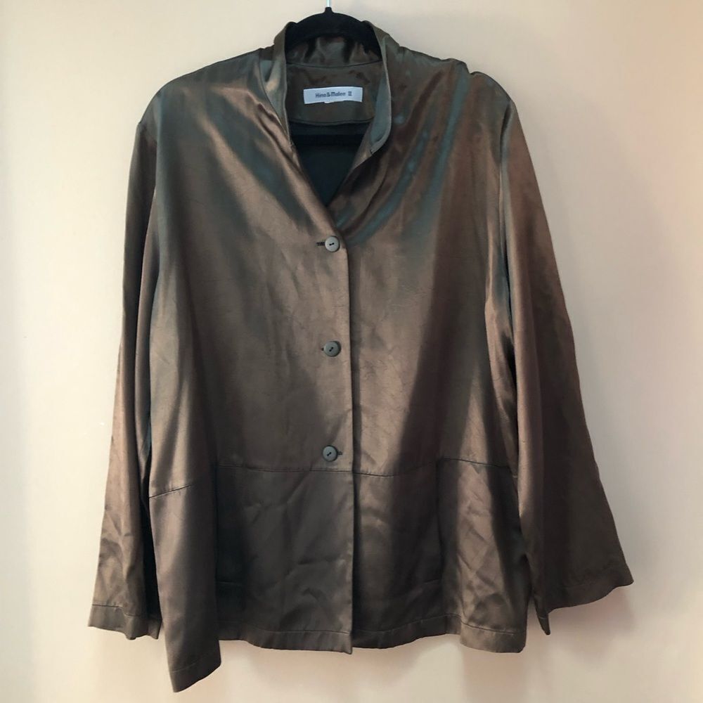 Hino & Malee Silky Oversized Tunic Blouse 
Long sleeve